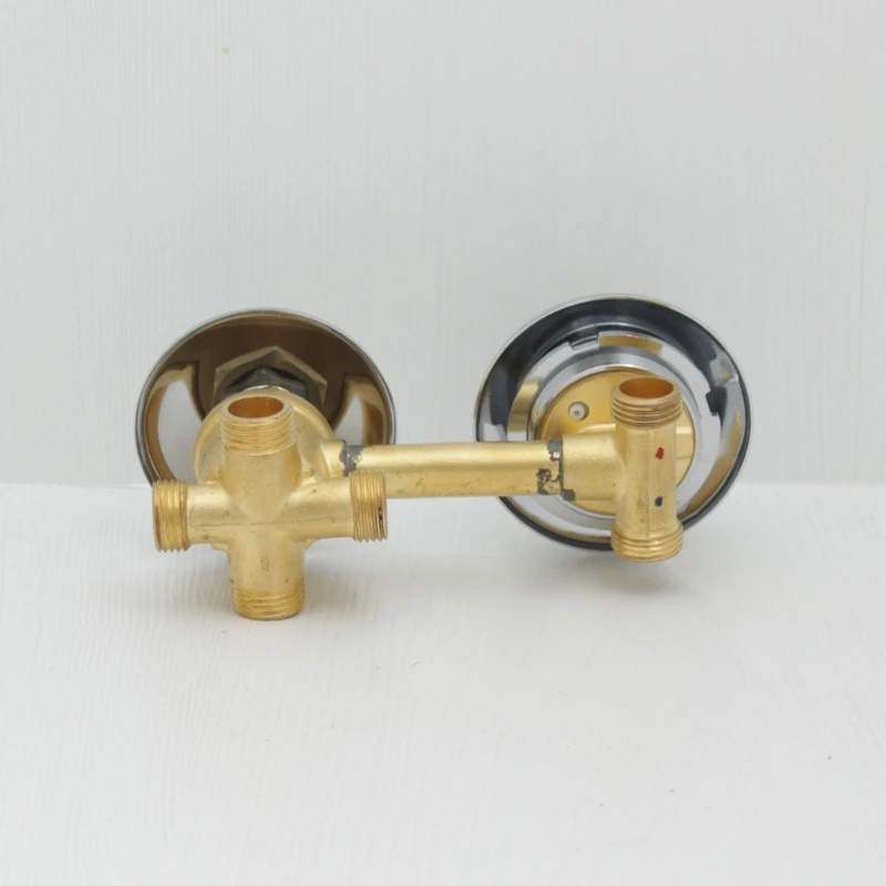 4 Ways Water Outlet Screw Thread Center Distance 10cm Shower Mixer Tap Cabin