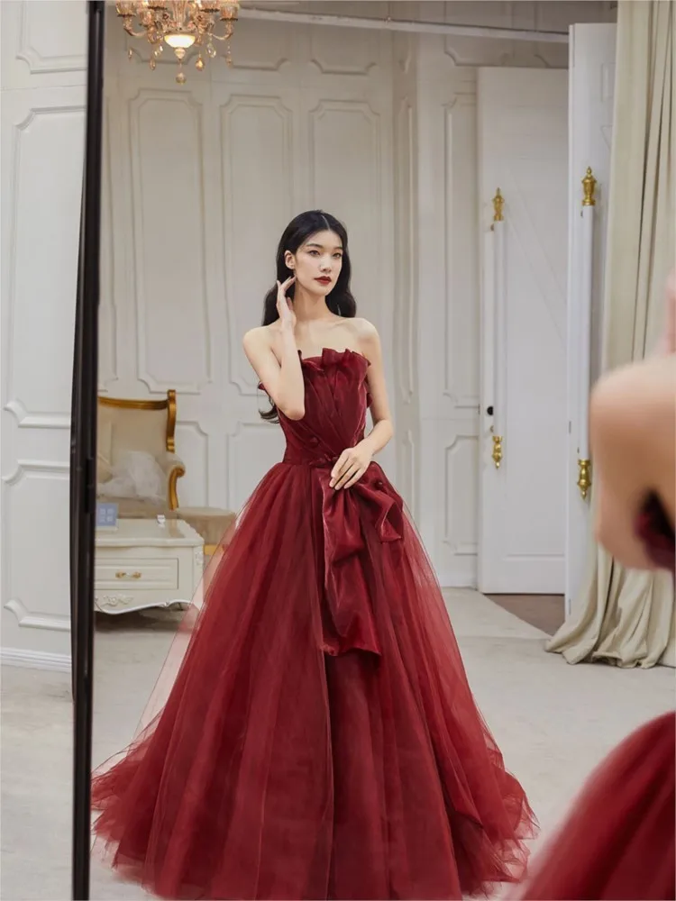 Three-dimensional flower fashion strapless design banquet dress for toasting