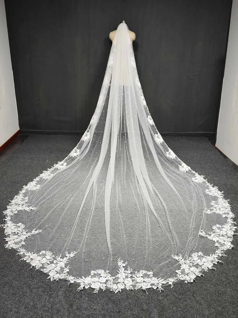 

Real Photos Pearls Wedding Veil with Bling Lace Appliques 4m Long 3m Wide Bridal Veil Good Quality Pearls Bridal Veil