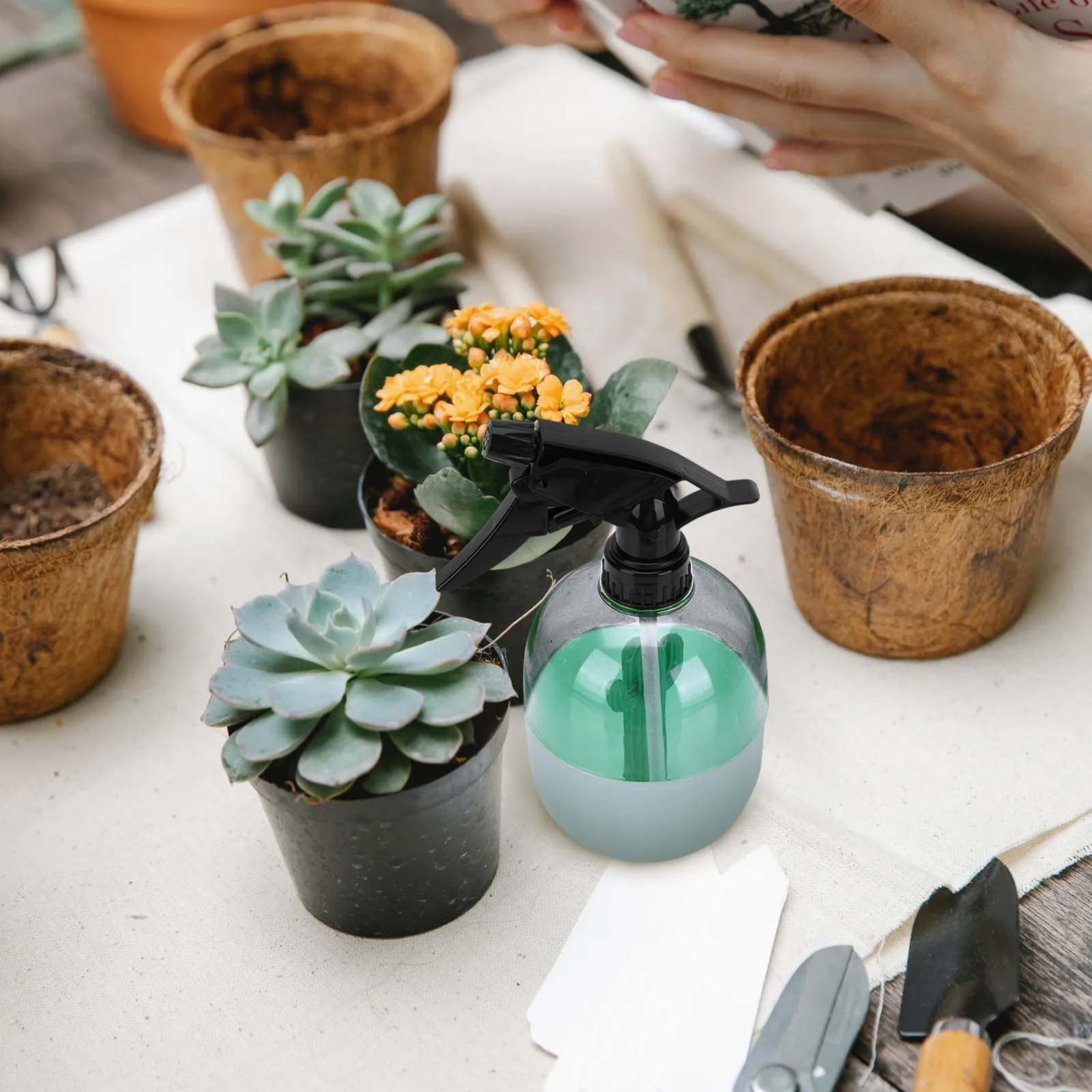 

1pcs Plastic Watering Kettle Durable Hand Press Sprayer For Garden Balcony Planting Can Outdoor Indoor Watering Tool Gardening