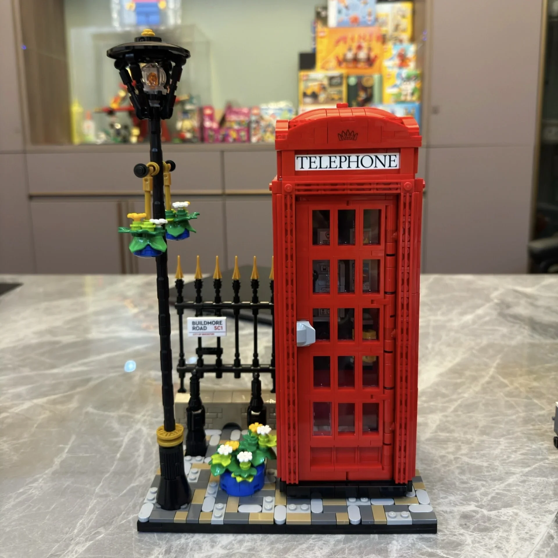 

1460Pcs City Classic Red London Telephone Box Building Blocks Compatible with 21347 landmark Bricks Toys for Kids Birthday Gifts