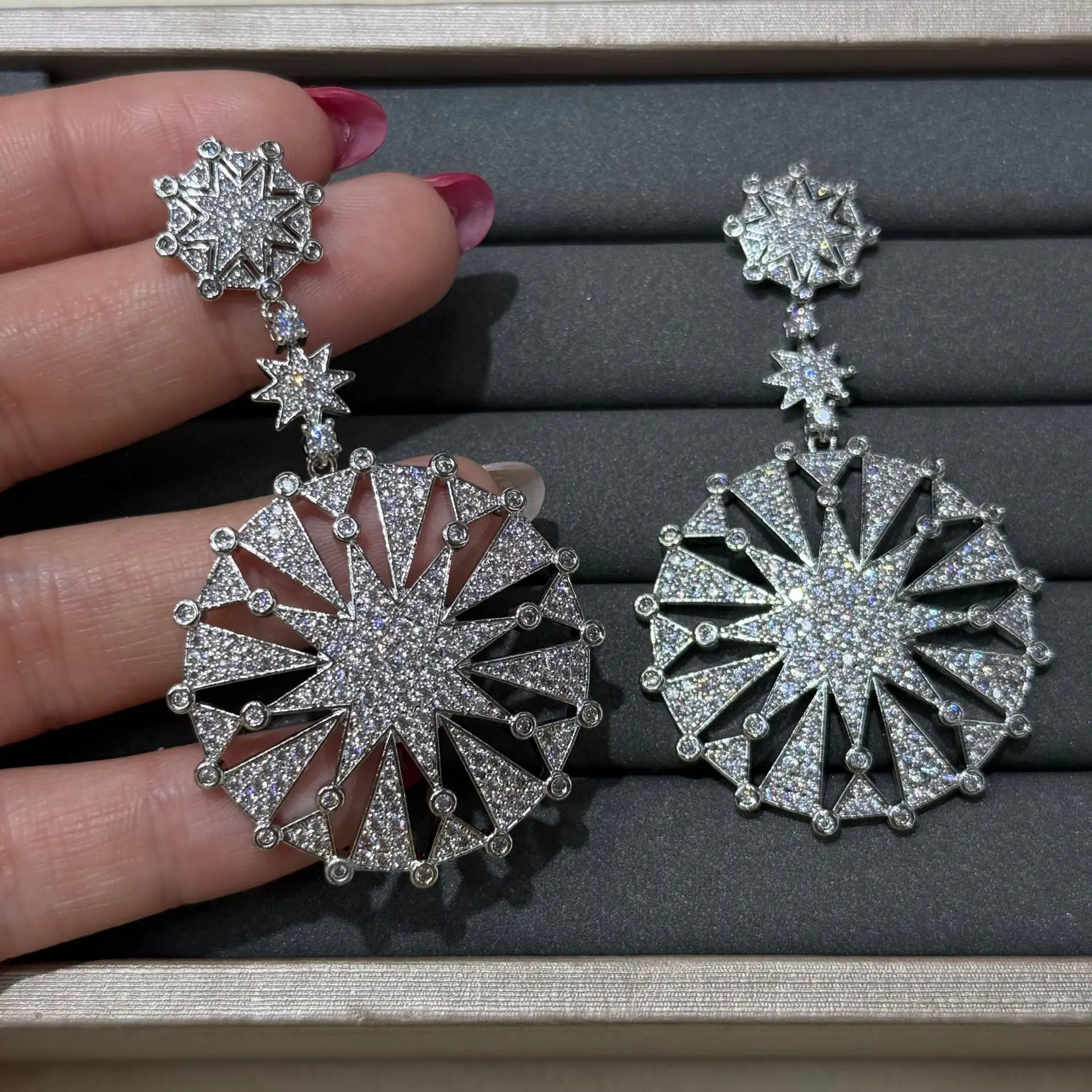 Vintage Gold Silver Tone Heavy Inlaid Star Long Earrings Large Circular Burst Star Zircon Elegant Statement Jewelry for Women