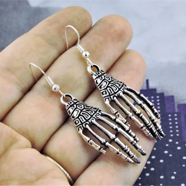 Vintage Punk Skull Palm Earrings for Women Claw Earrings Gothic Accessories Halloween Horror Gifts Jewelry Gift Sets Festivals