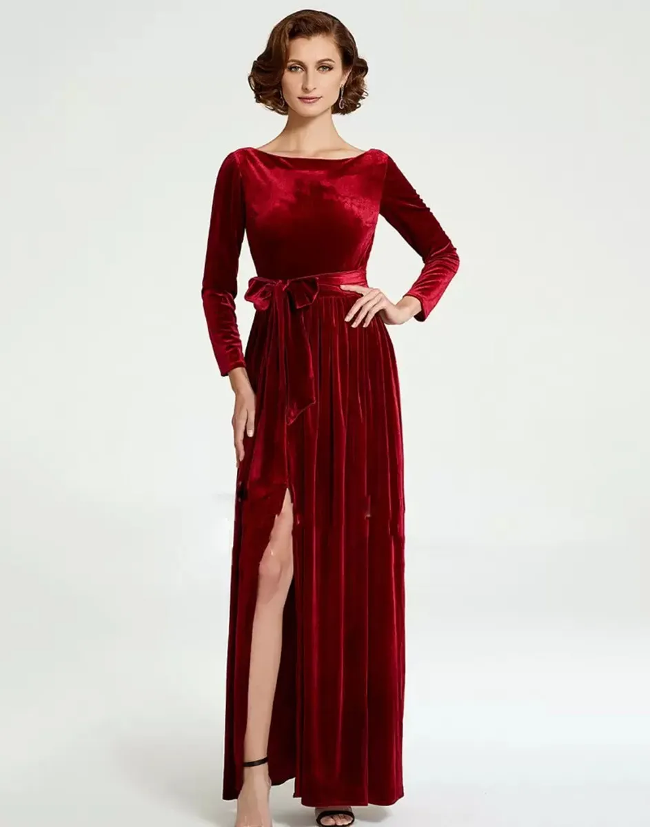 Elegant Red Velvet Mother Of The Bridal Dresses Scoop Long Sleeve Bow Backless Floor Length Bridal Parents Guest Party Prom Gown