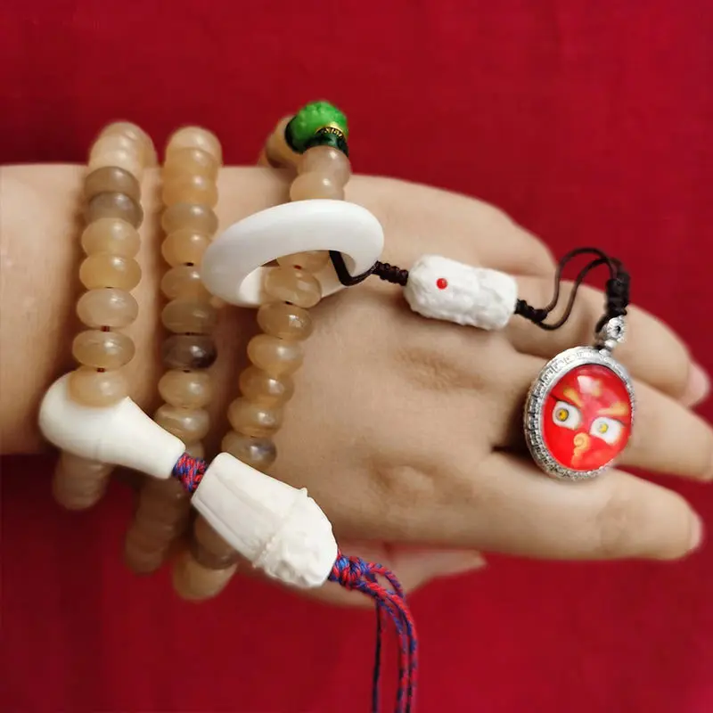 108-piece set of sheep horn beads 10*5mm black and white with a pendant featuring a repeating pattern a Tara bead a rin
