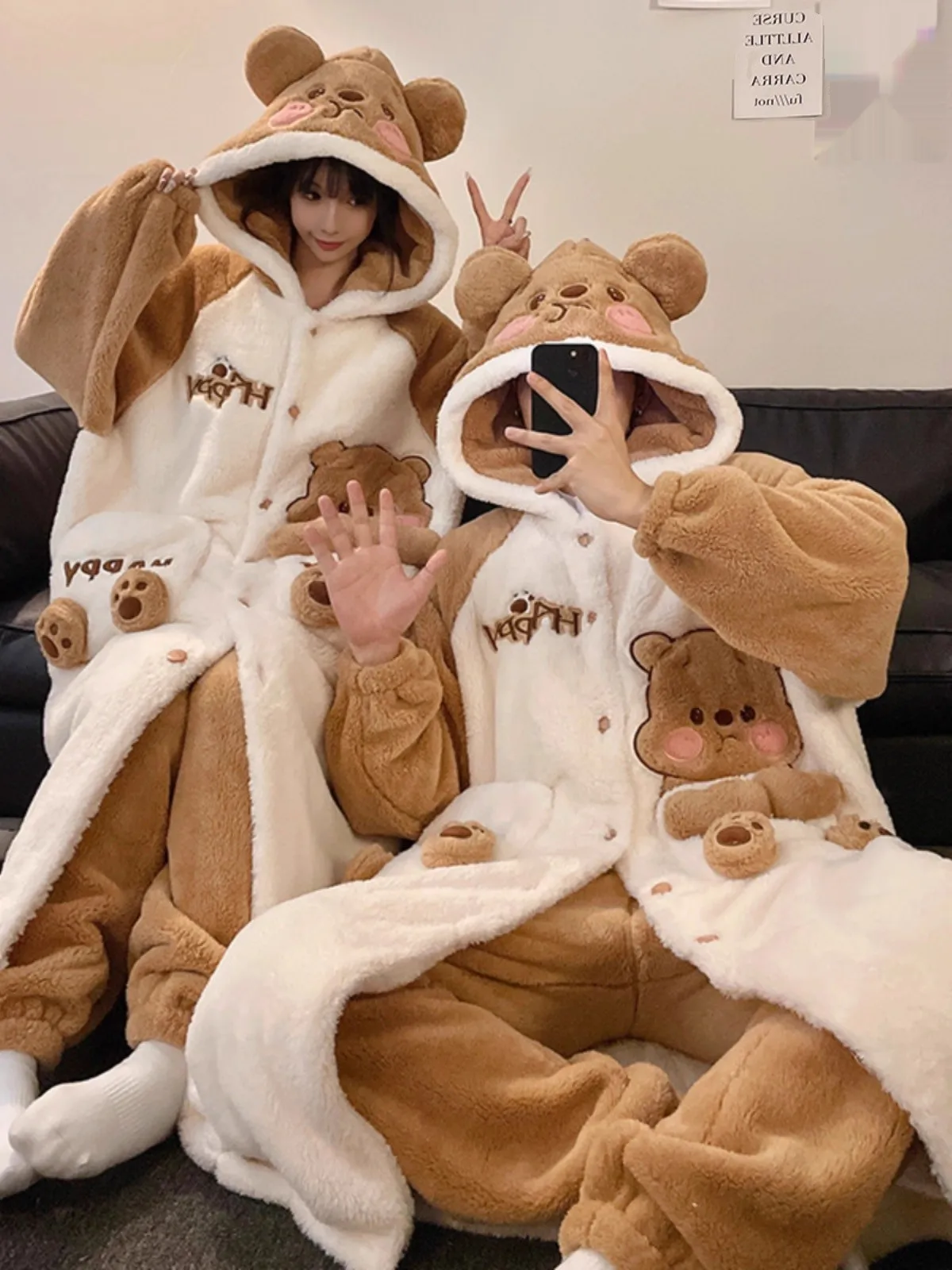 새로운 원피스 또는 투피스 만화 캐릭터 커플 파자마 코랄 벨벳 겨울 패딩 후드 로브 세트 따뜻한 홈웨어 남녀 공용