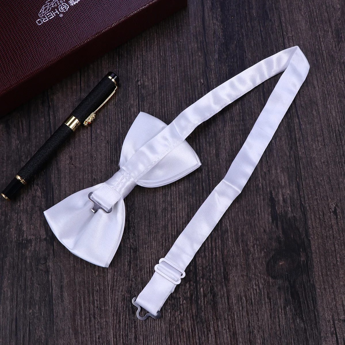 

Men's White Polyester Silk Bow Tie Fashionable Durable for Wedding Groom Party Adjustable Bowknot Ties Gentleman