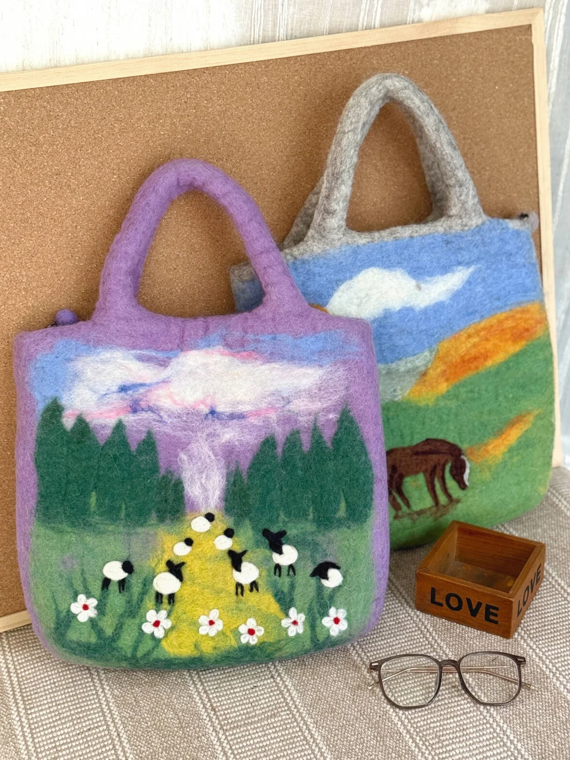 Handmade Wool Felt Tote Bag Large Capacity Commuter Artistic Style Casual Simple Square Shape Zipper Closure Landscape Pattern