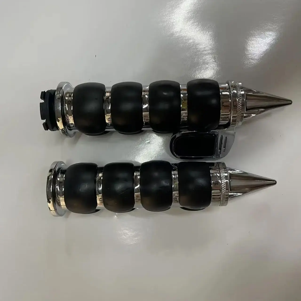 

Motorcycle Handlebars Hand Grips 1" 7/8'Accessories Rubber Handle Bar Throttle Non-slip for Harley Honda Yamaha Suzuki Kawasaki