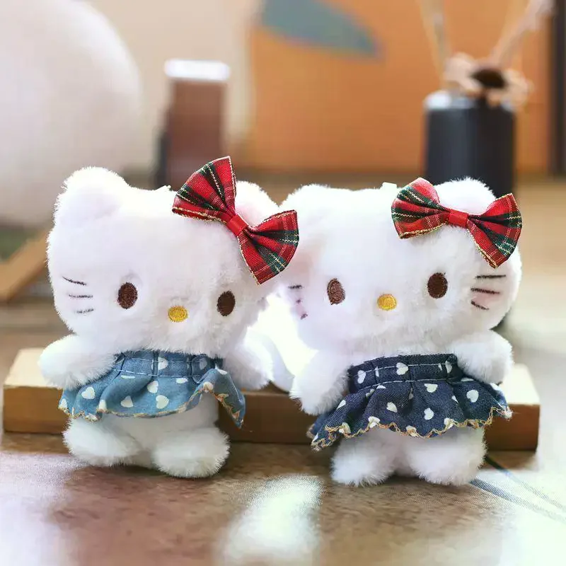 

Креативная джинсовая юбка в стиле аниме Kawaii Sanrio Hello Kitty, плюшевый брелок, милый рюкзак, подвеска, украшение, мягкая кукла, игрушка, подарки
