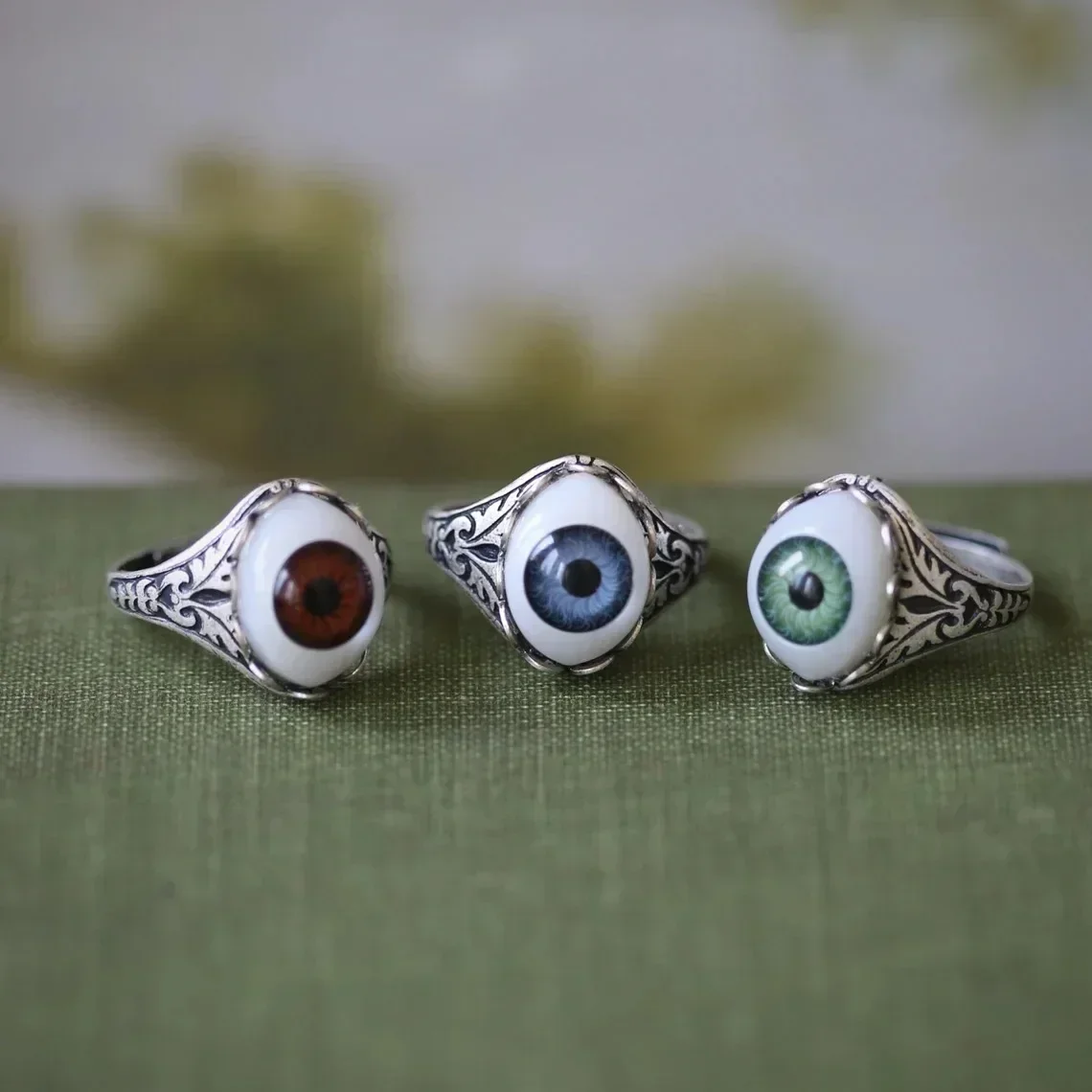 Fashion New Creative Cat's Eye Alloy Casting Rings for Men Tiktok Europe and America Gothic Rock All-around Eyeball Simple Ring