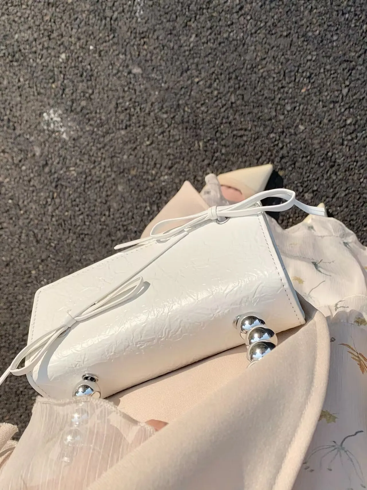 Women\'s New Texture Bow Decor Handbag Chain Mobile Crossbody Bag Female White Black Square Box Shape Fashion Mini Bag