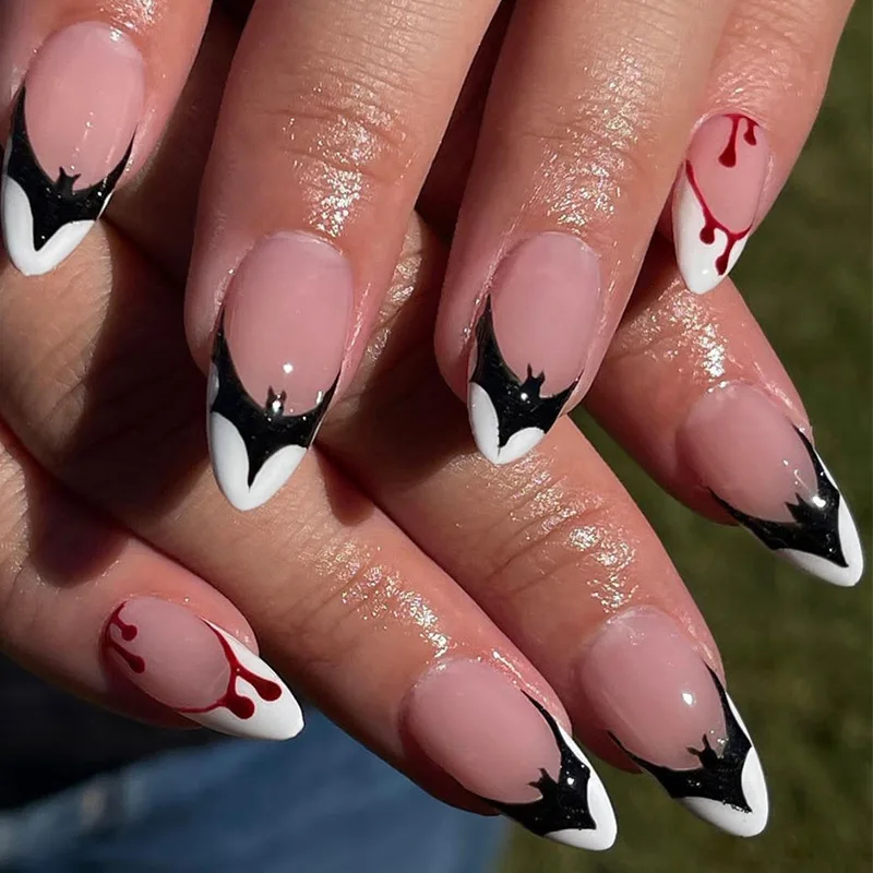 24 piezas Halloween Doodle Bat Press on Nails Uñas simples Cubierta completa Uñas postizas usables