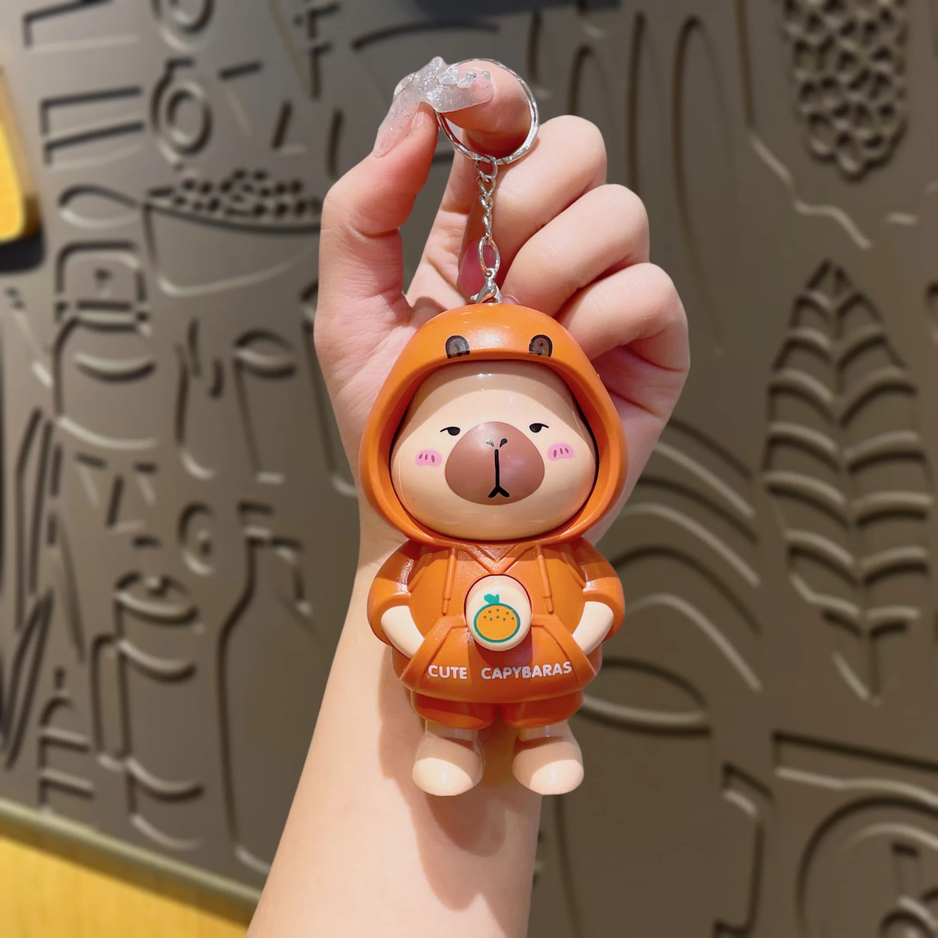 

1pcs cartoon Capibara face changing key chain creative bag pendant