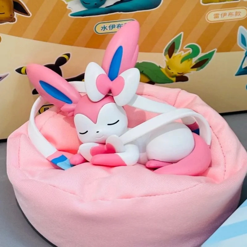 이브이 애니메이션 블라인드 박스 수집용 데스크탑 장난감 장식품 실브이언 엄브레온 플레어이언 졸테온 피규어 휴일 선물 잠자는 자세