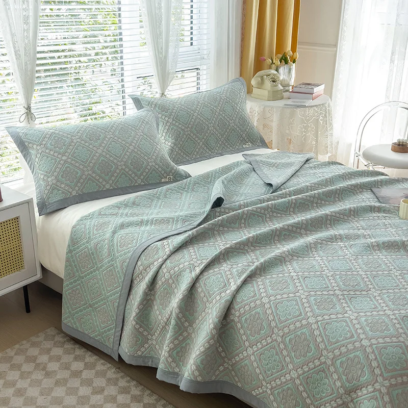 Double Layer Cotton Gauze Summer Quilt Lightweight Breathable Aircon Blanket Machine Washable Cooling Bedspread for Summer