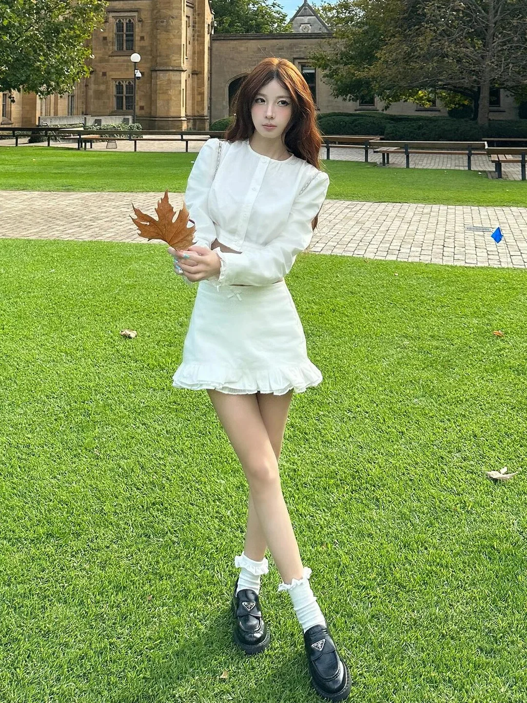 

Fashionable White Long Sleeve Shirt Top Women's Spring 2026 New Style Half Skirt Set with Lace Hem High Waist French Style