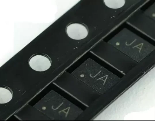 

20pcs/lot Be of great Quality CJ5853DC CJ5853 Can be replaced SI5853 SI5853CDC ( code mark ： JA ) DFN-8