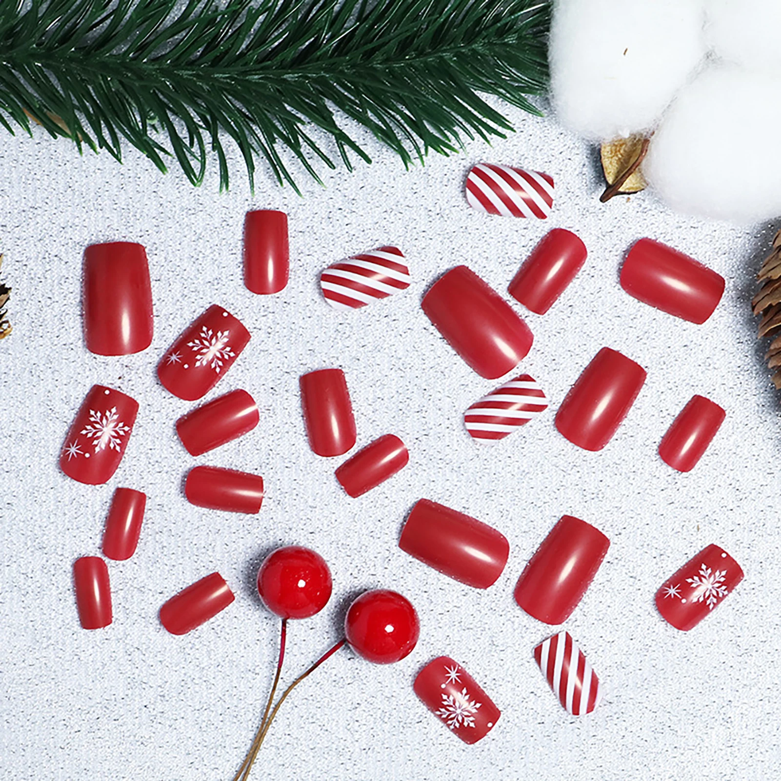 24pcs Fake Nail for Women Christmas Theme Removable Winter Artificial Nail for Women and Girl Party Activity