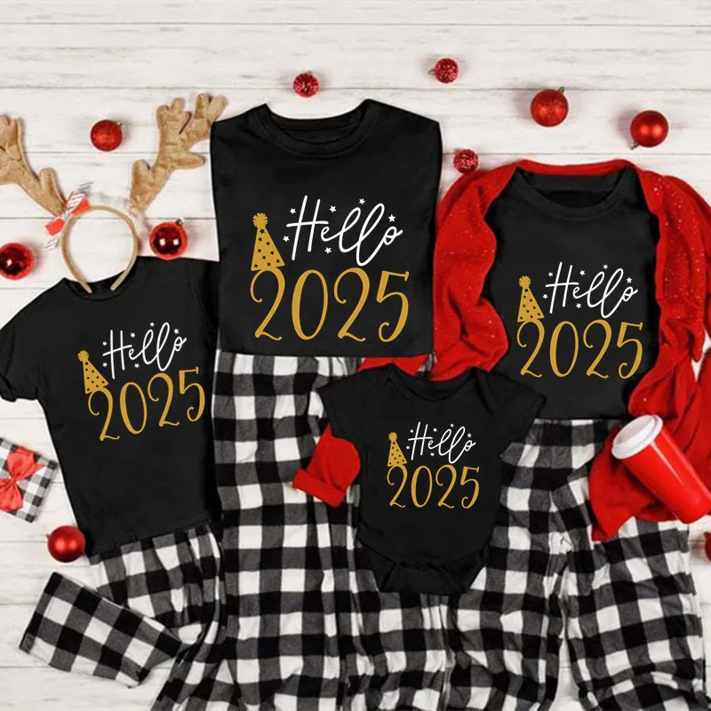 Hello 2025 Family Matching Outfits Cotton Mother Father and Daughter Son Kids Tshirts Baby Romper Look New Year\'s Clothes