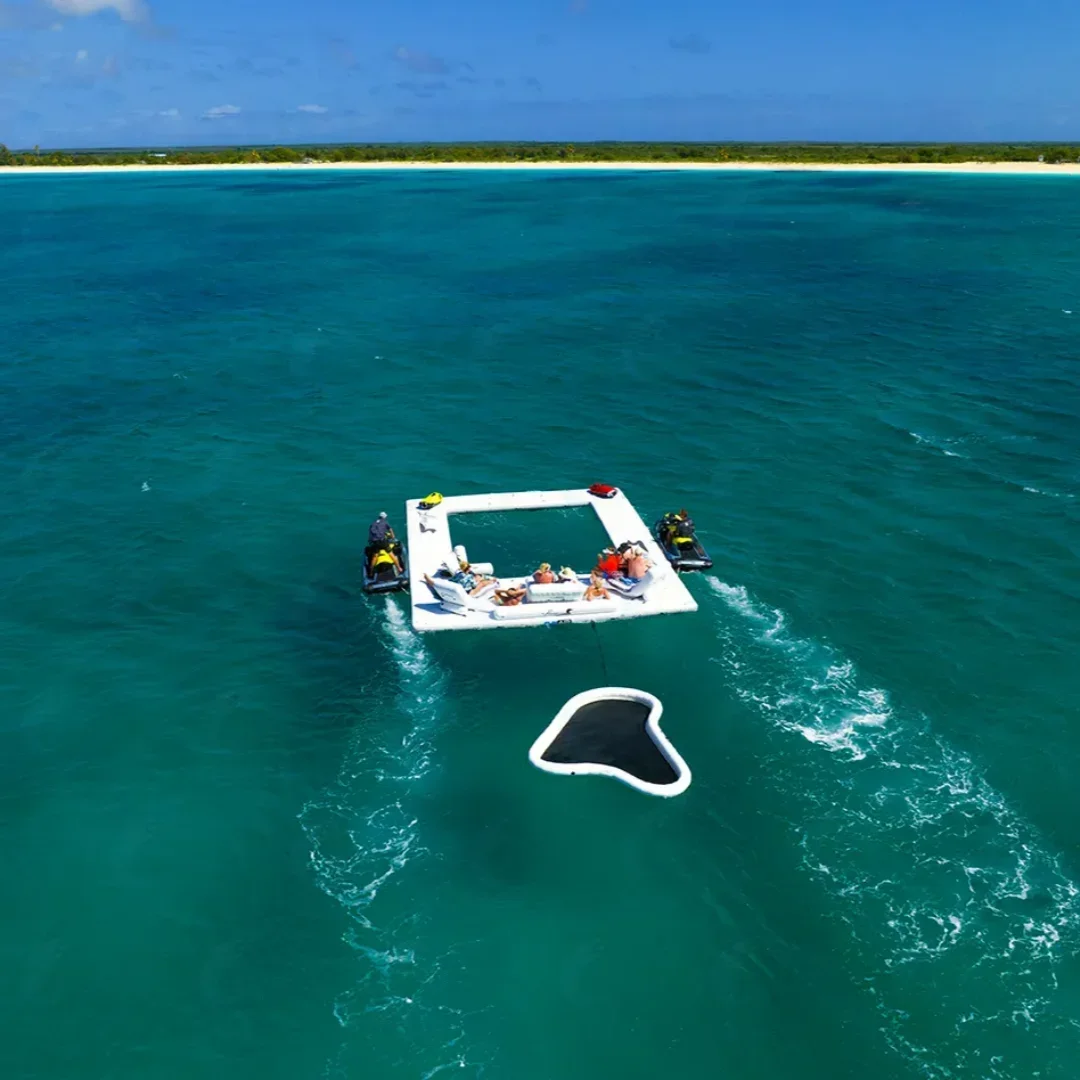 

Floating Golf Green Water Yacht Game Inflatable Cup, Flag, Tee, Ideal for Golfers Outdoor & Pool Play Skills