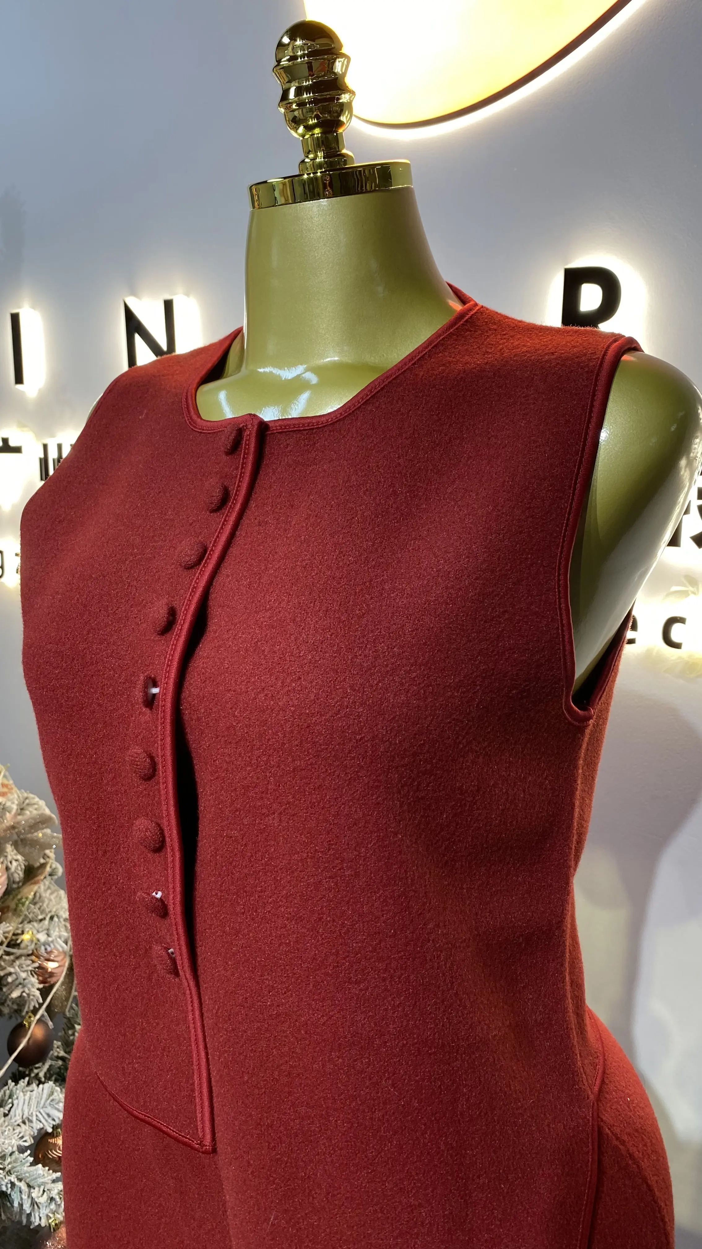 Set di maglione e gonna lavorati a maglia di fascia alta alla moda di nuovo stile autunnale all'ingrosso premium per donne eleganti.-GZXX267