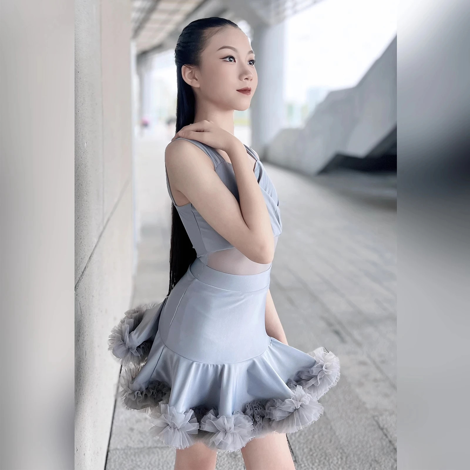 子供ラテンダンスドレス競技衣装グレーサスペンダートップススカート女の子社交ダンス服練習ドレス