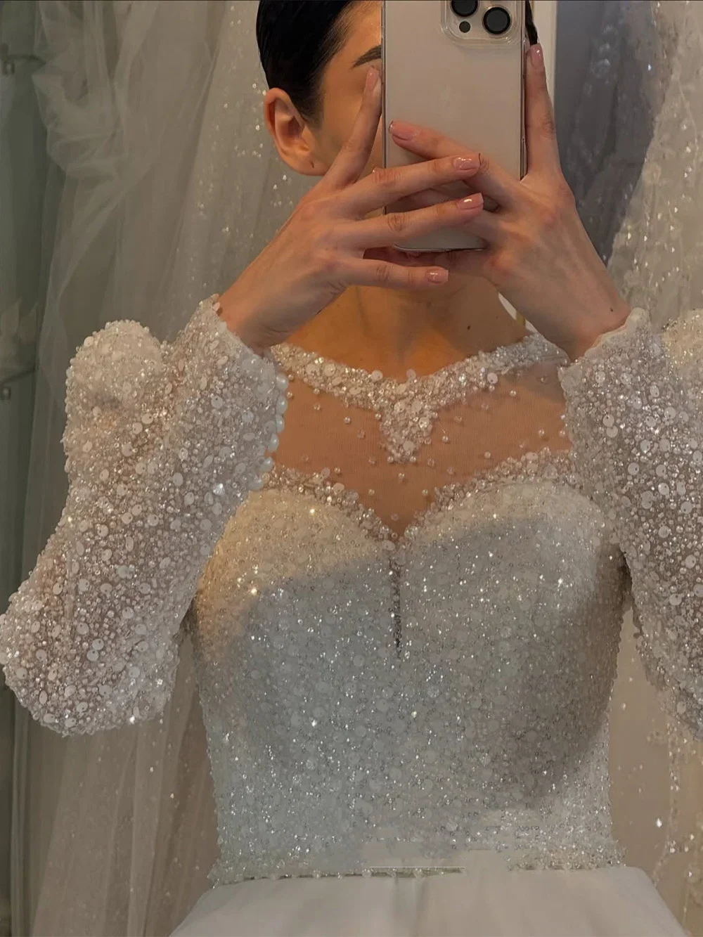 Customized Sparkling Princess Wedding Dresses Round Neck Long Sleeves Beading Sequined A Line Sweep Train Arabian Bridal Gowns