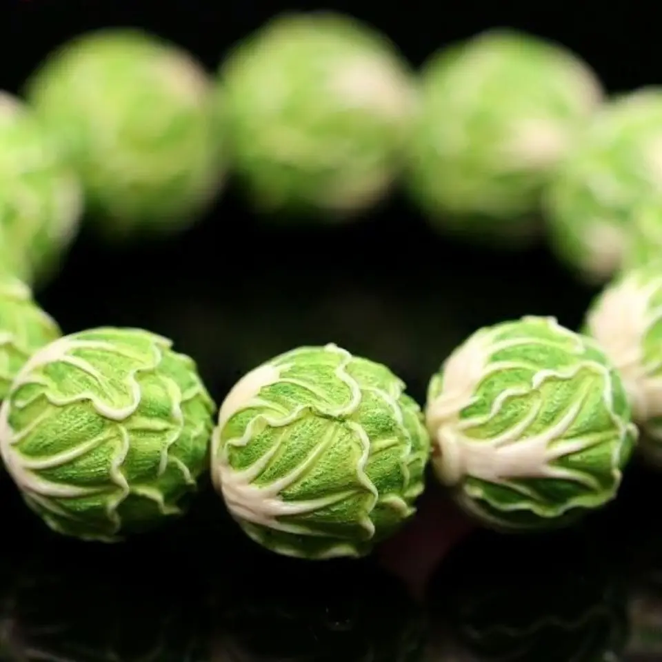 

Natural Antler Plate Carved Cabbage Baicai Buddha Beads For Men And Women Colorful Green Bracelet Cultural Play Jewelry