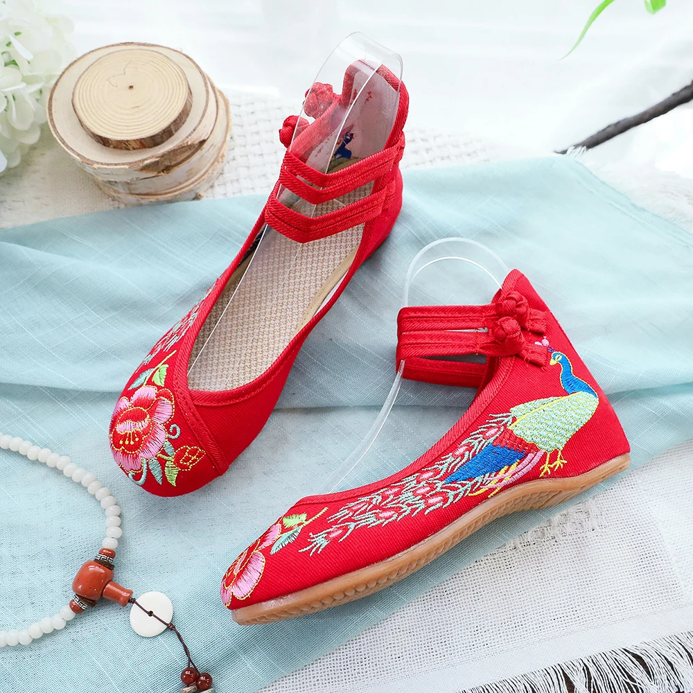 Veowalk Big Size 34-43 Chinese Style Peacock Embroidery Women\'s Flats Old Peking Soft Sole Casual Breathable Cloth Shoes Woman
