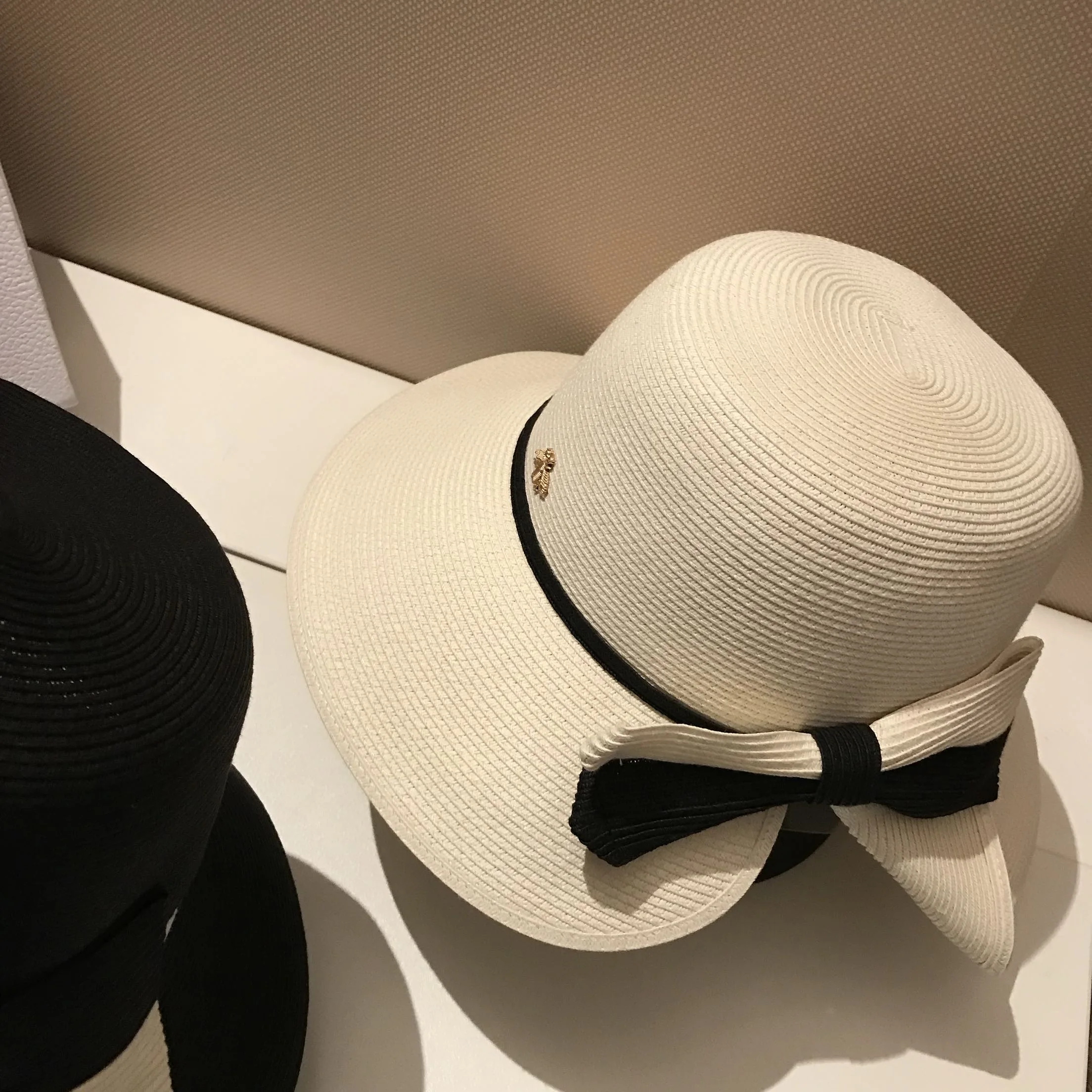 Summer straw hat star same little bee big brim visor hat Japanese fine straw woven bow sun hat fashion back split pot hat