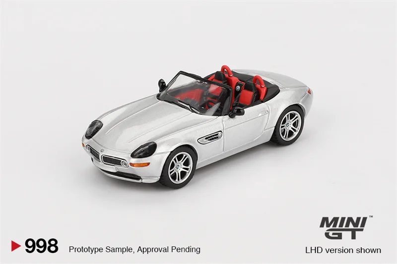

Литая под давлением модель автомобиля MINI GT 1:64 Z8 Silver