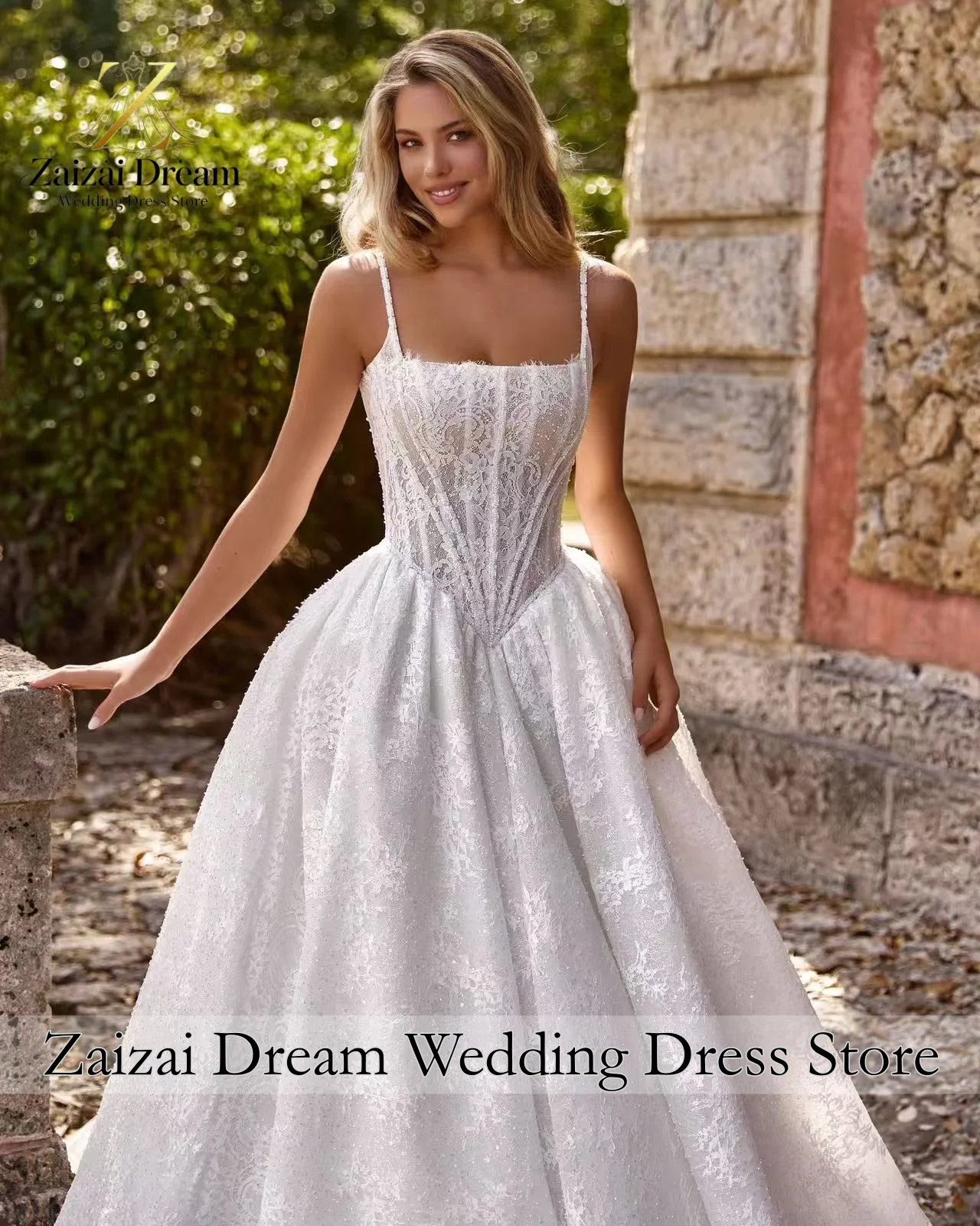 Customzied Luxury Spaghetti Strap Wedding Dress Square Neck Lace Ball Gown Princess Bridal Dress Chapel Train Vestido De Novia