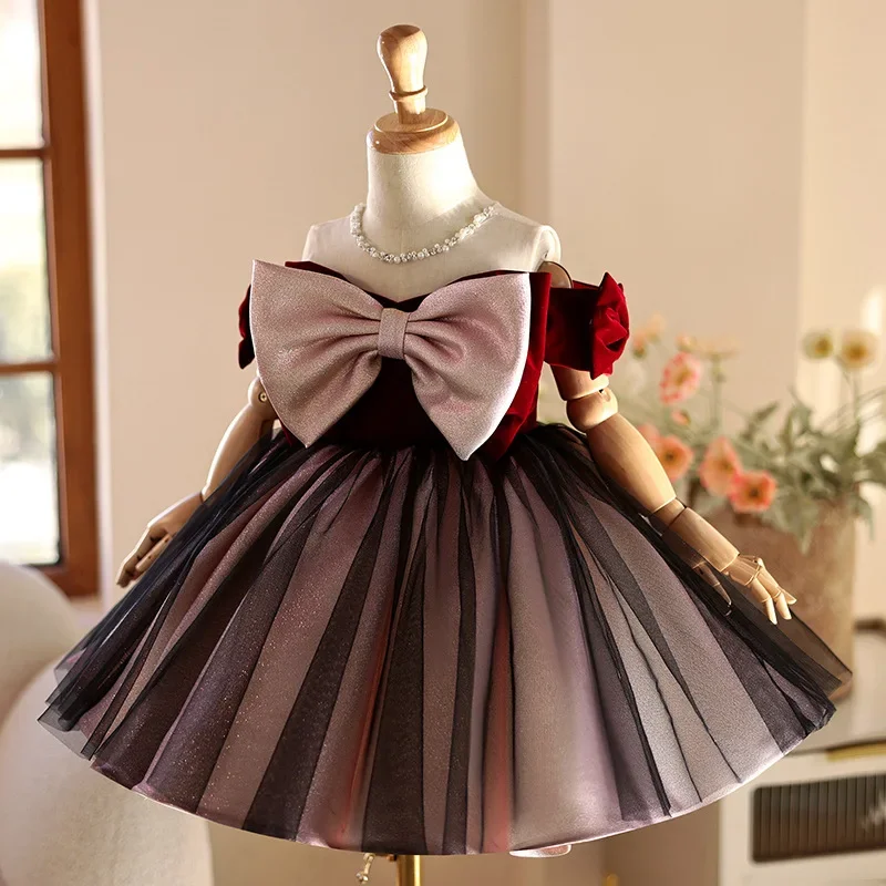 

Elegant Flower Girl Dress A princess dress with a bow on the shoulders Girls Birthday Wedding Evening Piano Performance Dress