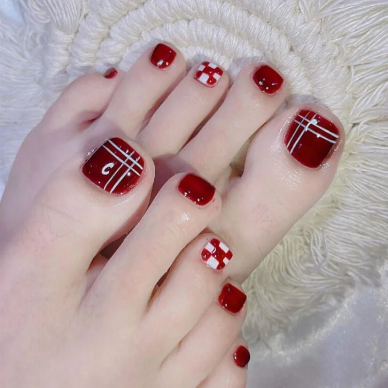 

24Pcs Short Square Head Press on False Toenails Wine Red Checkerboard Pattern Fake Nails Wearable Finished Full Cover Nails Tips