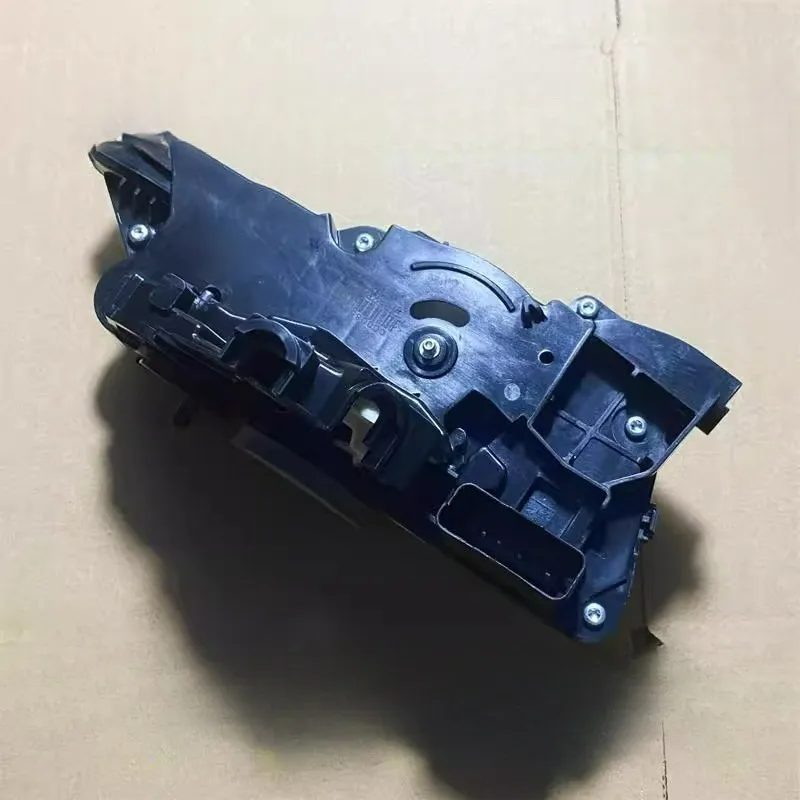 

New Double Tailgate Locker Rear Door Closer Block for SAIC Maxus EV30