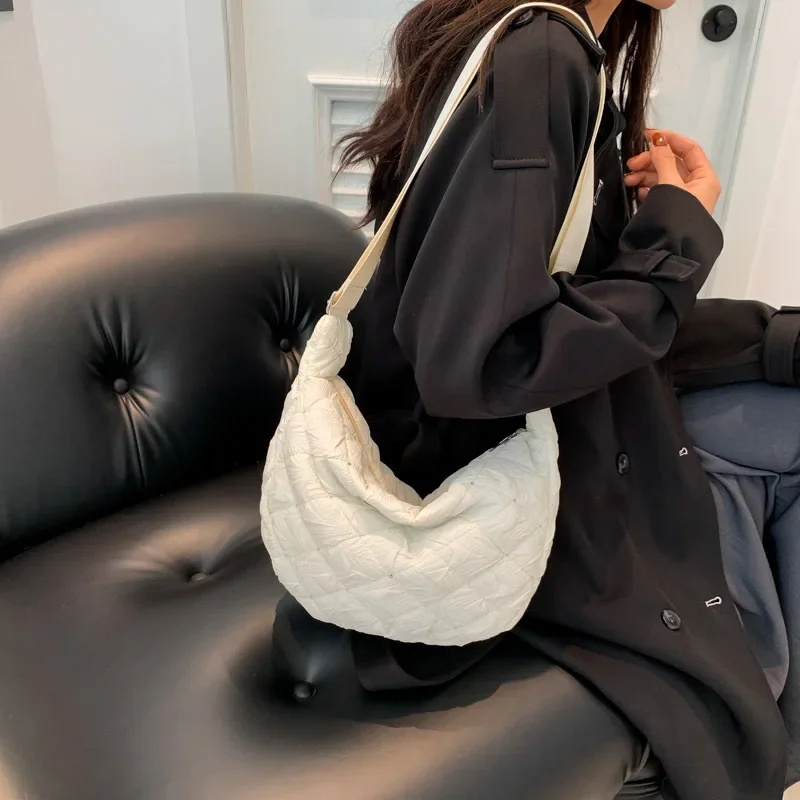 Korean Version of Simple Rhombic Women's Crossbody Bag Casual Fashion Versatile Commuting Dumpling Shoulder Bag for Work