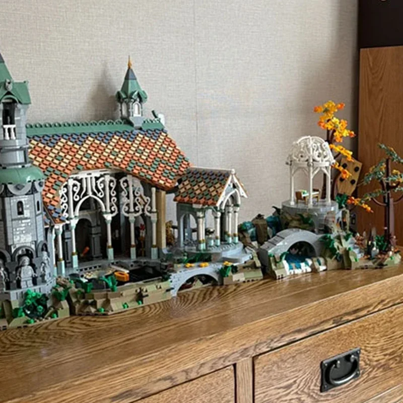 Vally Castle Building Blocks Sets MOC 6167PCS Particle Street View Serise Bricks Model Toys Display Collection Holiday Gifts