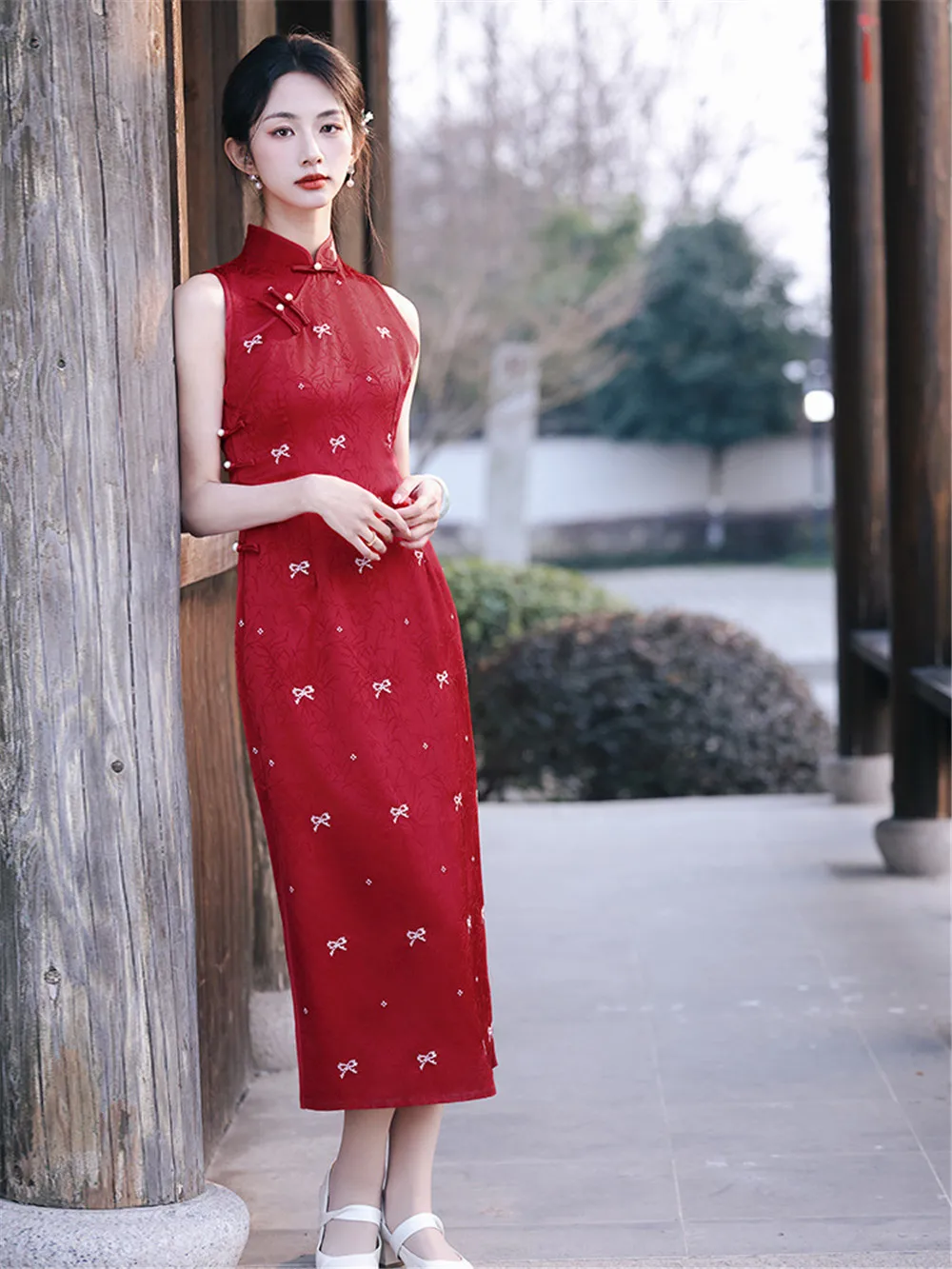 

Red Woman Sleeveless Stand Collar Slim Split Cheongsam Elegant Sexy Vintage Dresses Female Bow Print Qipao ﻿