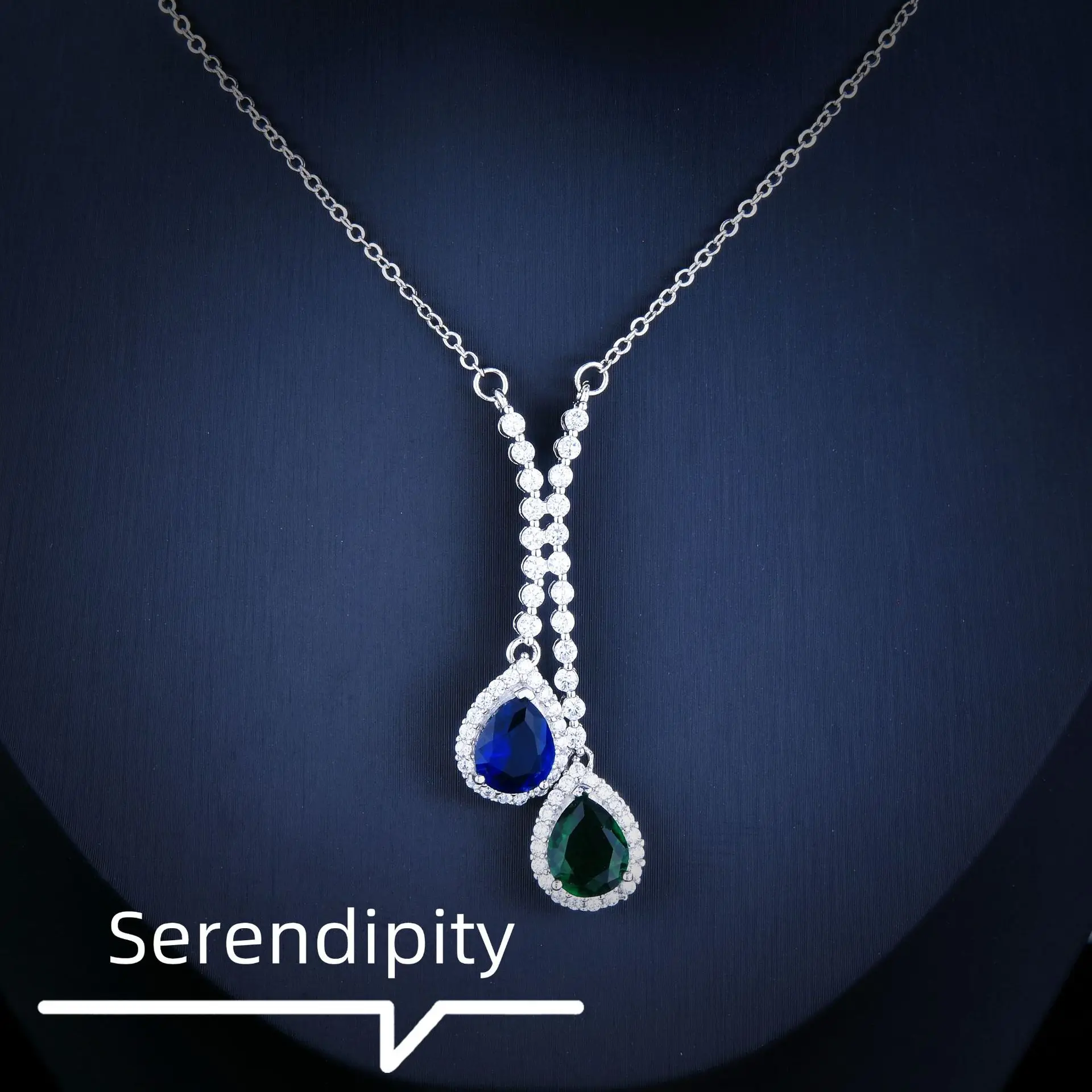 Luxury Blue and Green Crystal Tassel Imitate Emerald Sapphire Pendant Necklace High Fashion For Women Party Wedding Fine Jewelry