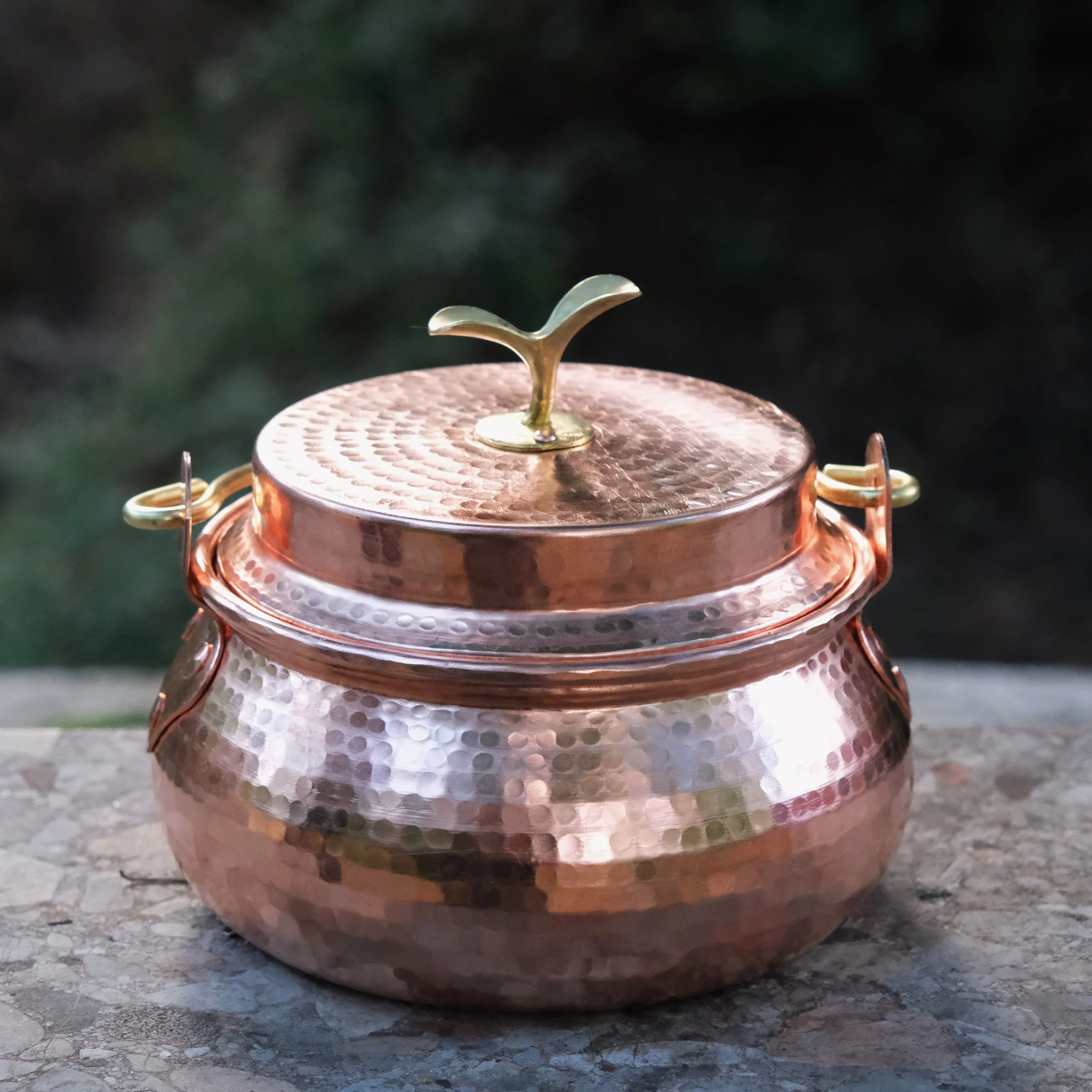 The product can be customized. Handmade red copper outdoor camping small pot pure copper small pot one person eats re