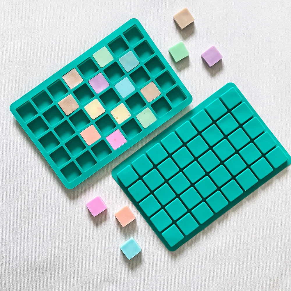 

1pc 40 hole small square shaped baking silicone mold, suitable for DIY chocolate, candy, pudding, cookies, ice tray