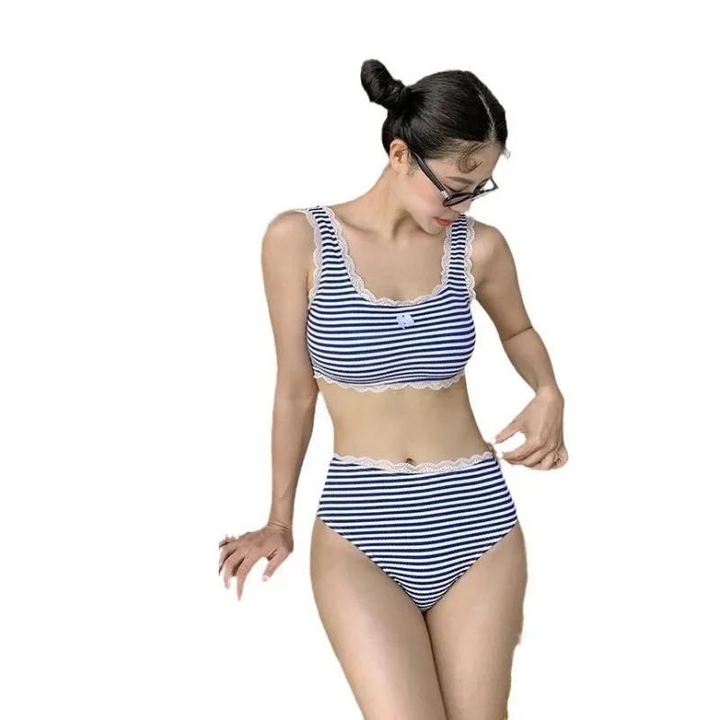 Costume da bagno intero da donna in pizzo di fascia alta a righe blu e bianche stile bikini coreano Xiaoxiangfeng