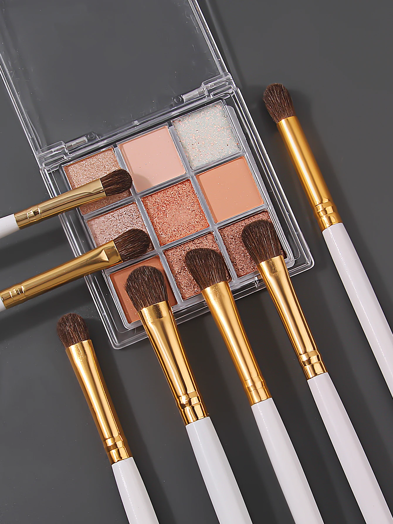 14PCS zorgvuldig geselecteerde oogschaduwborstels, vlekker, wenkbrauwborstels, oogmake-upborstels en schoonheidstools met houten handvat