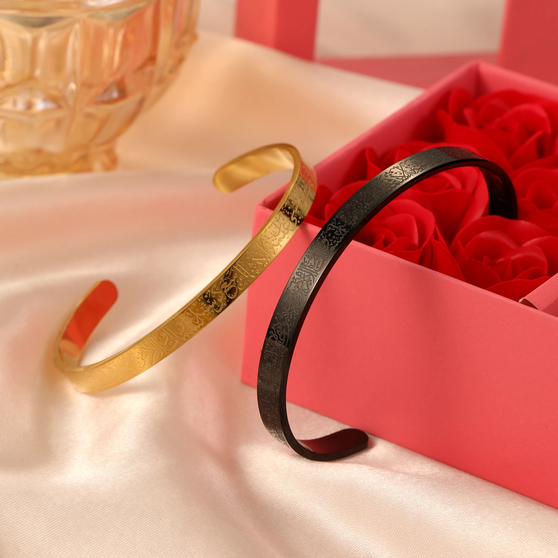 

Valentine’s Day Gift AYATUL KURSI CUFF SET Serenity Prayer Allah Bracelet Islam Muslim Stainless Steel Bangle Gift for Couple