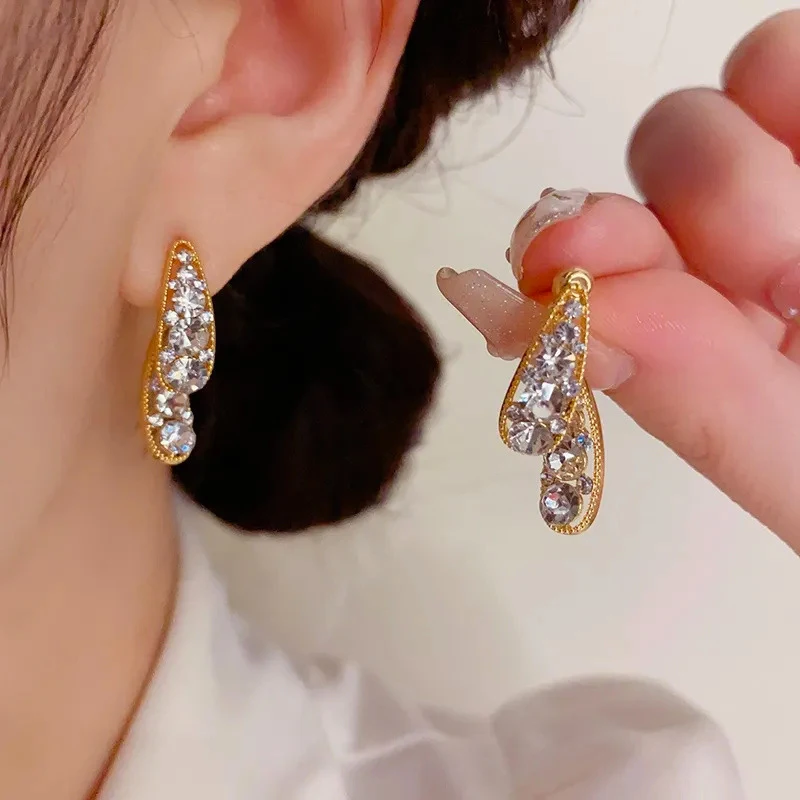 

Hollow Rhinestone Drop Shape Double Pendant Earrings for Women New Fashion Elegant Personalized Girls Daily Wear Party Jewelry