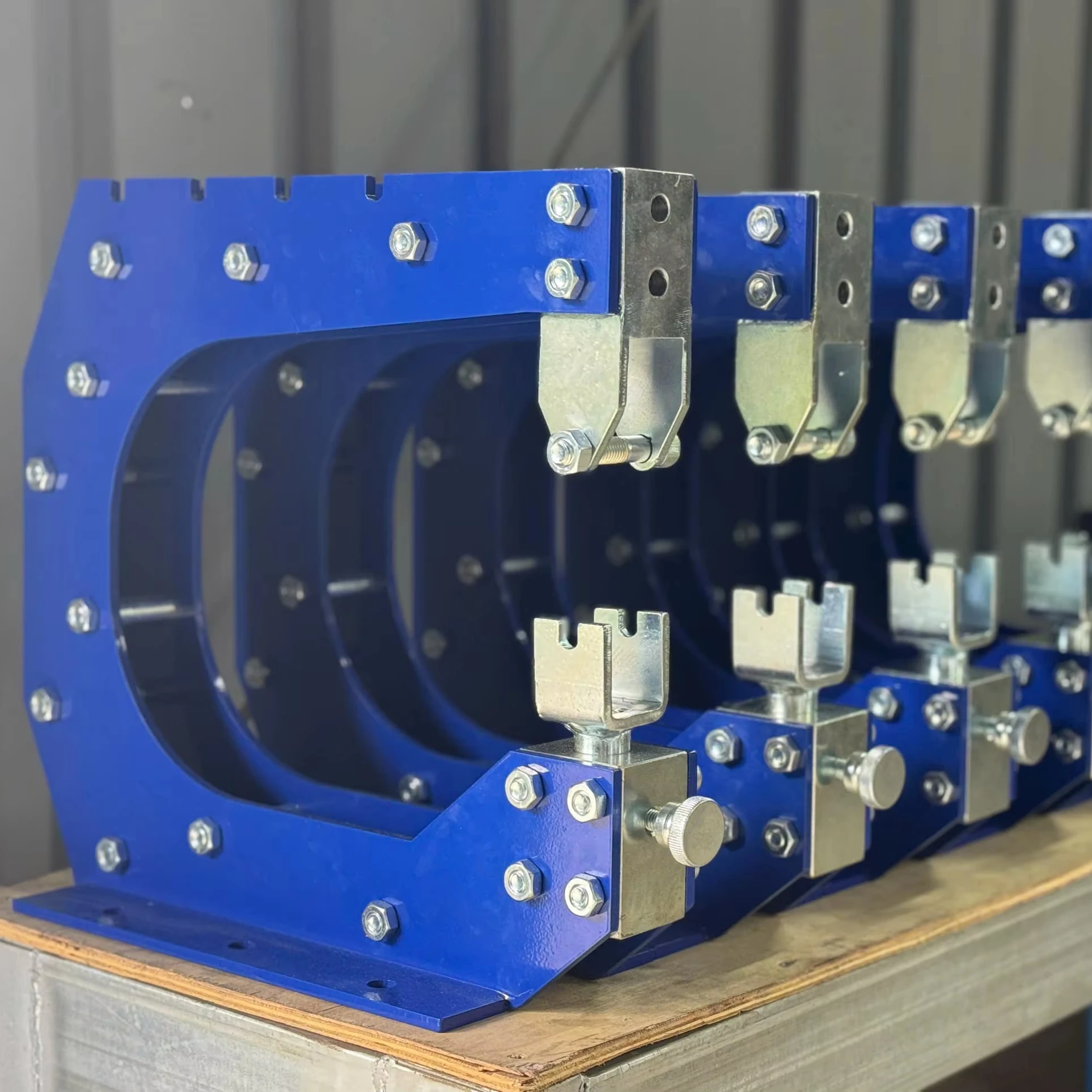 

Good Price With VTEW 0125 Professional Benchtop English Wheel 12" 305mm Throat Dept Form Up To 16 Ga 1.5mm Mild Steel In Vietnam