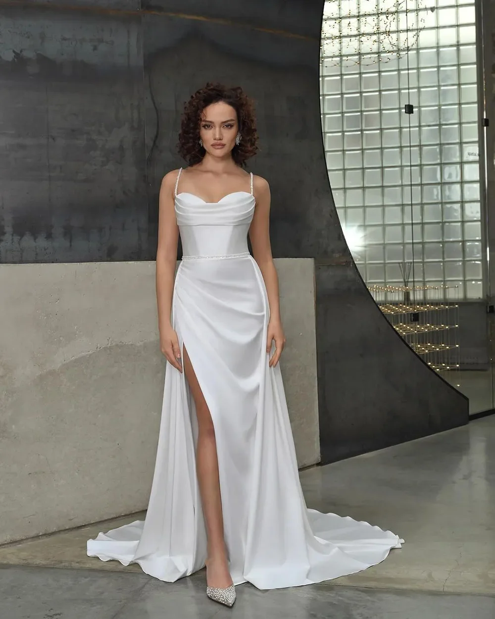 Customized Sexy 2024 A Line Wedding Gown Spaghetti Strap Unique Wedding Reception Dress Pleats Women Bridal Dress Fashion Exquis