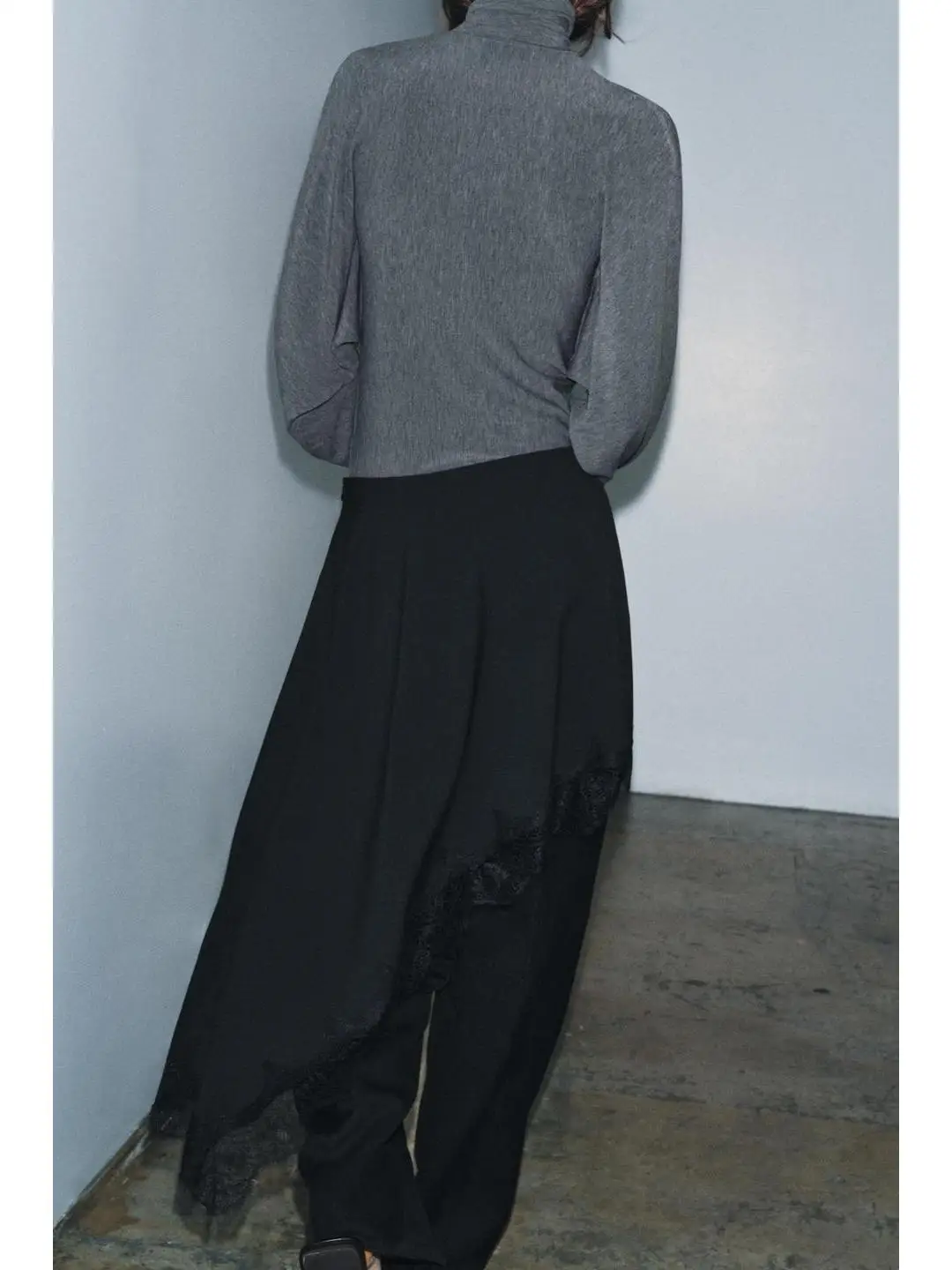 Rock mit asymmetrischem Saum, Spitzenbesatz und mittlerer Taille, Herbstkollektion, lässiger, faionfarbener A-Linien-Rock für Damen