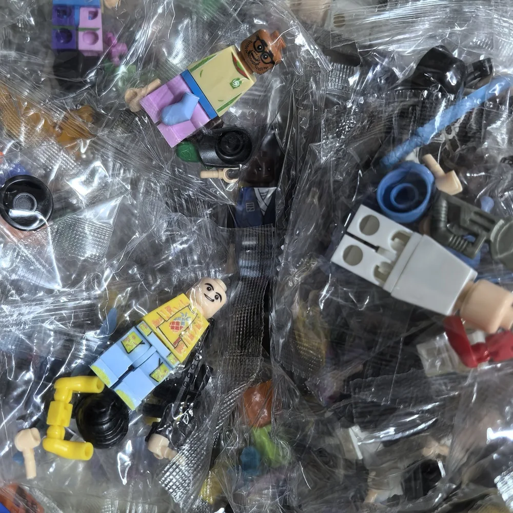 50pcs Random Mini Action Figur - огляд і ціна Cosplay Prop Building